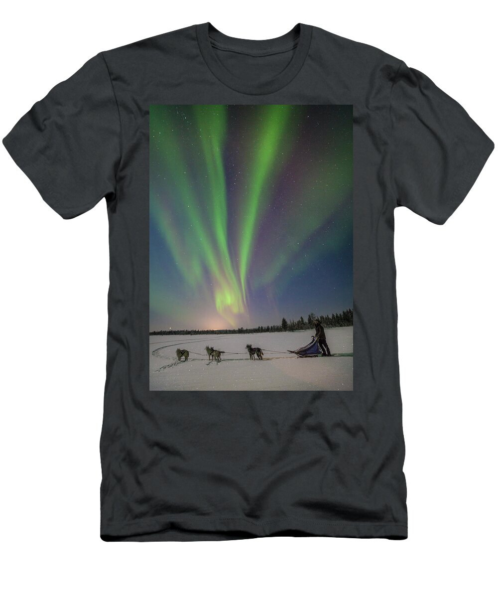 1 Dogsledding Under an Aurora Borealis Johnathan Ampersand Esper T-Shirt