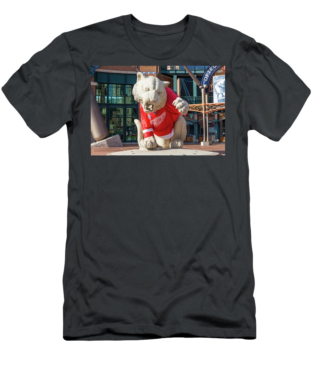 1 Giant Tiger in Red Wing Jersey James Marvin Phelps T-Shirt