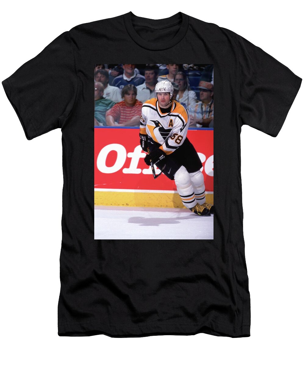 1 Jaromir Jagr Pittsburgh Penguins Jonathan Hayt T-Shirt