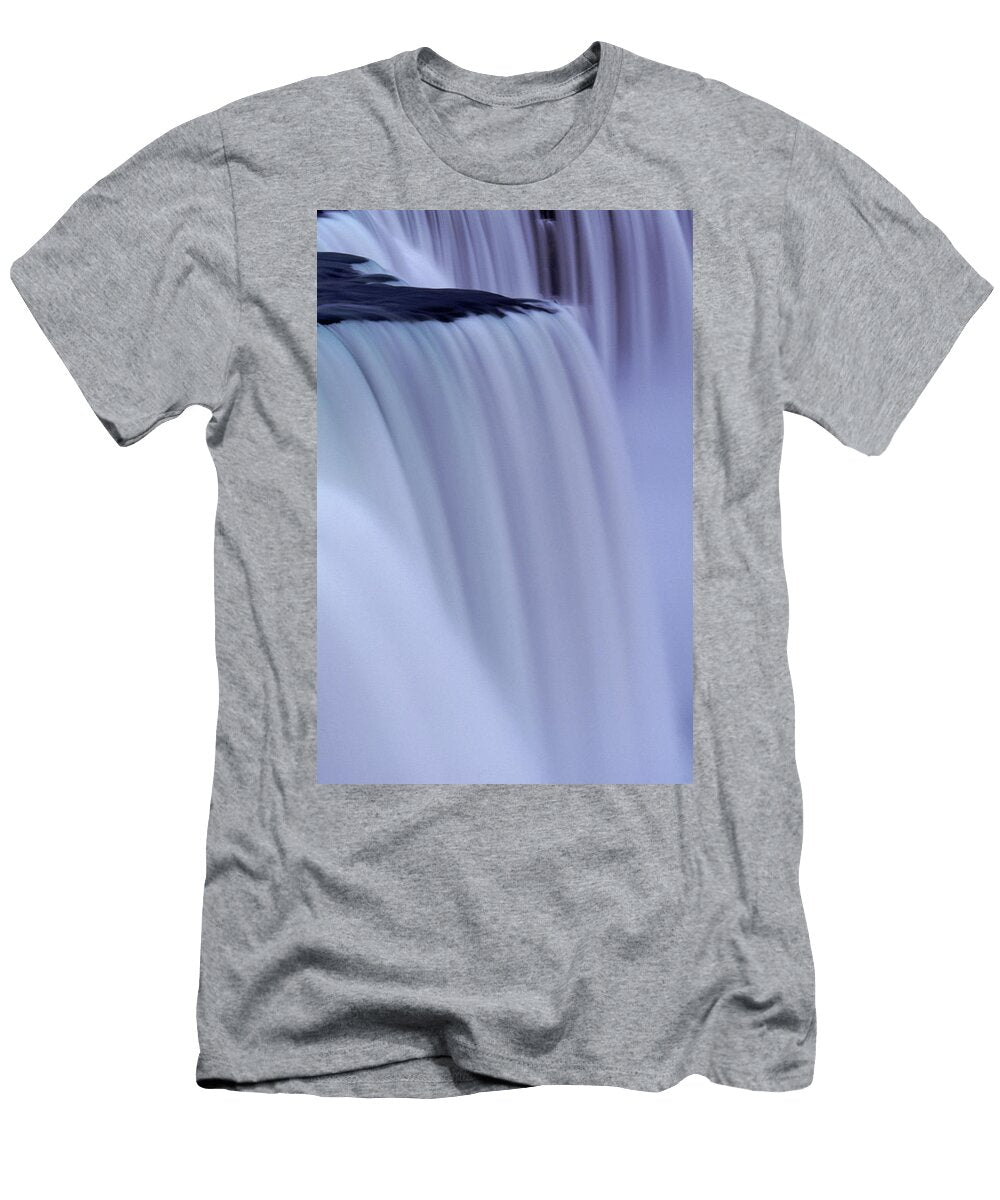 1 Niagara Falls Peter Essick T-Shirt