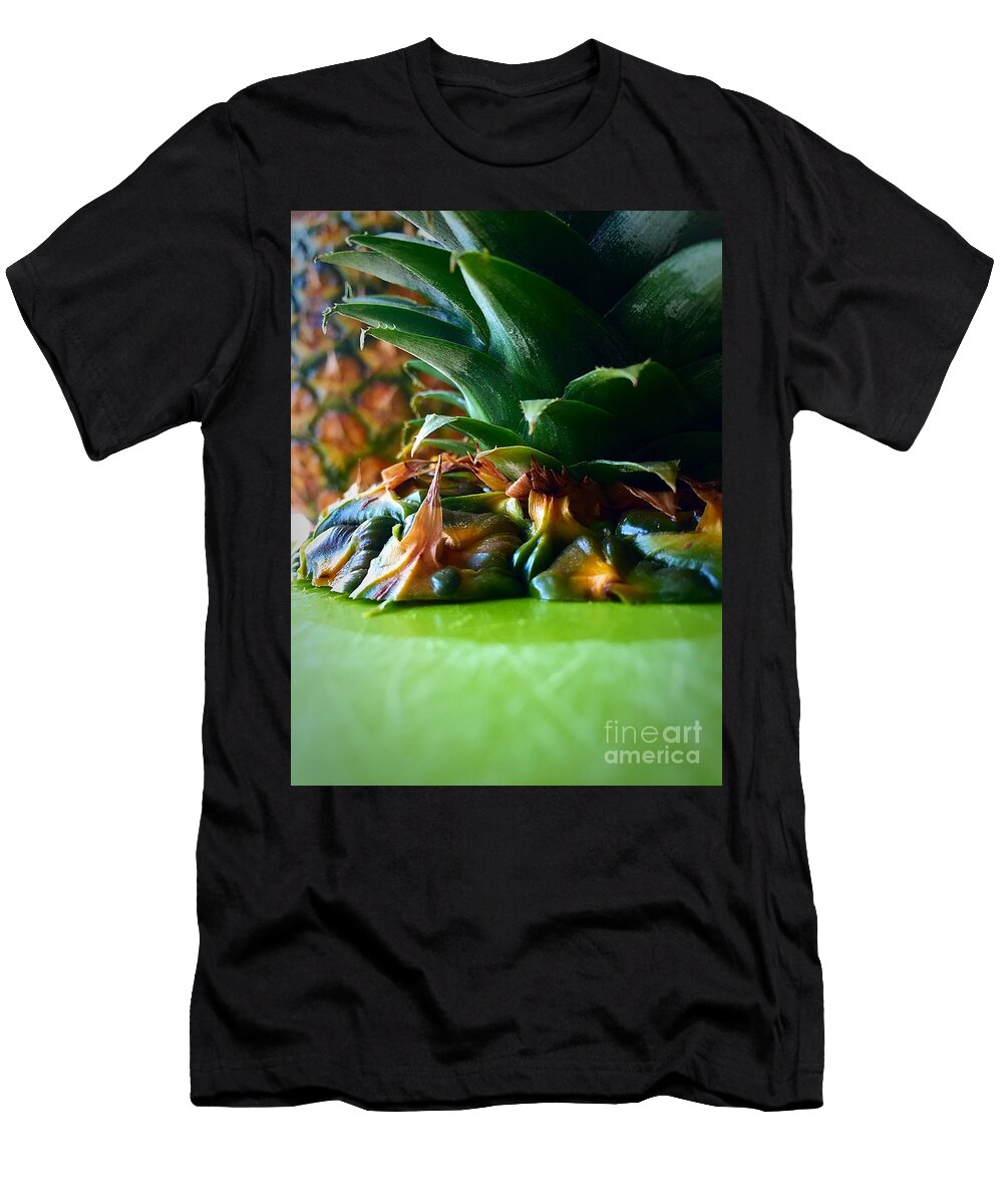 1 Pineapple Bri Lou T-Shirt