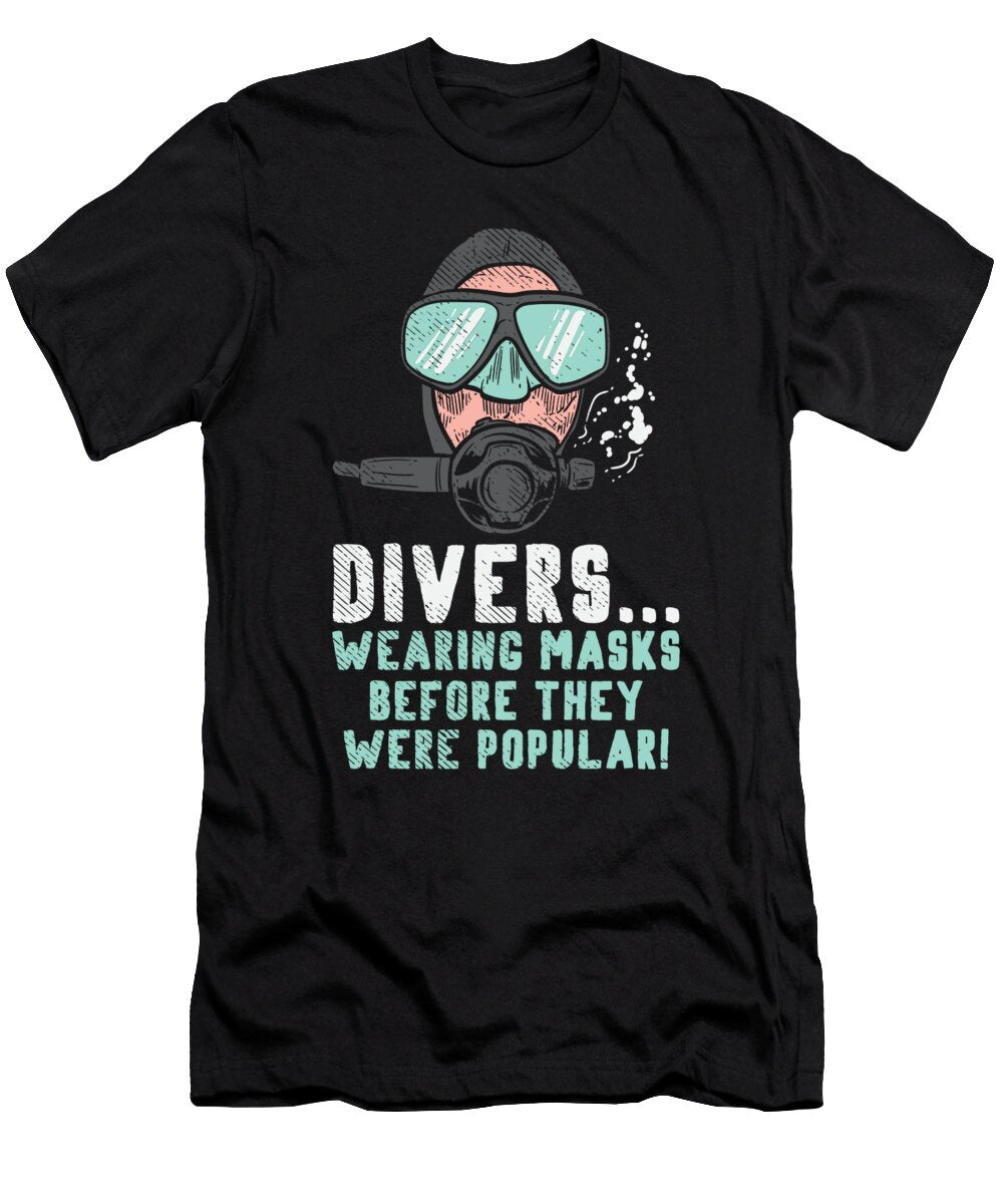 1 Scuba Diving Divers Wearing Masks Toms Store T-Shirt