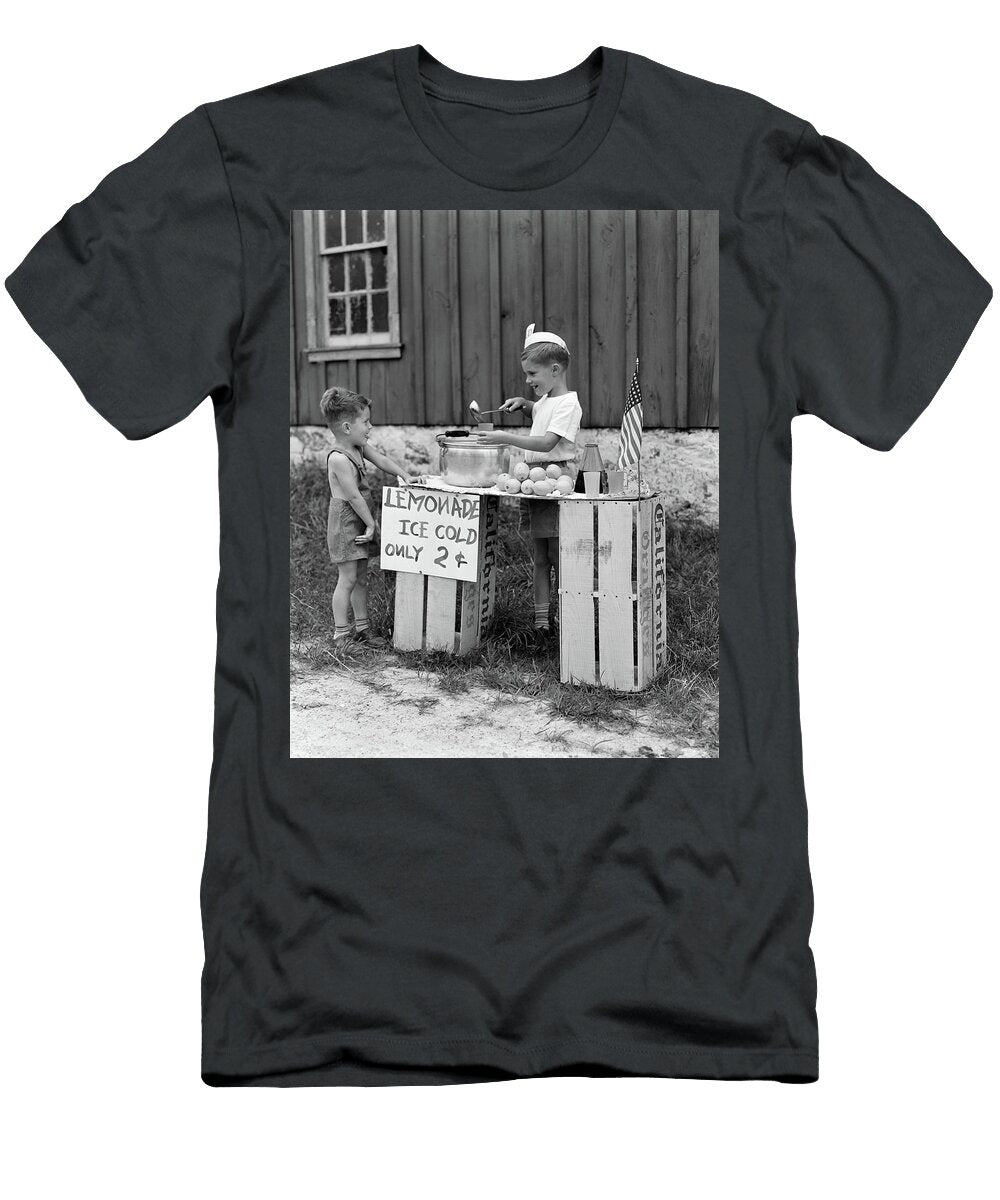 1930s 1940s Boy with Lemonade Stand Vintage Images T-Shirt