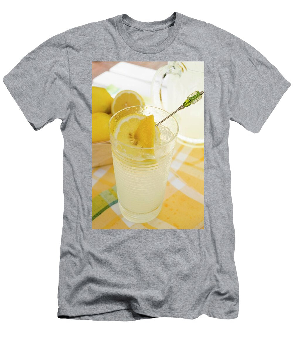 2 a Glass of Lemonade Foodcollection T-Shirt
