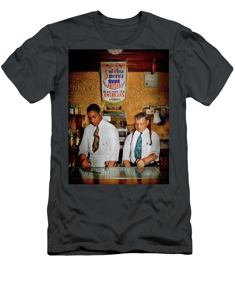 Bar Proud to Be Americans 1941 Mike Savad T-Shirt