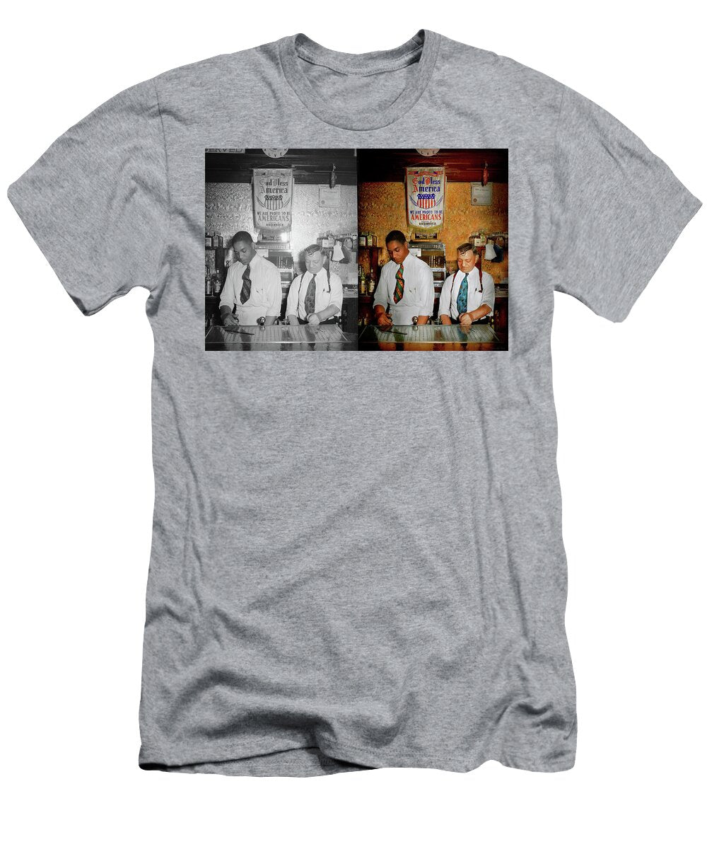 Bar Proud to Be Americans 1941 Side By Side Mike Savad T-Shirt