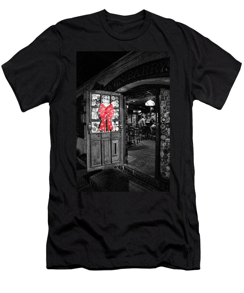 Bartender One Last Christmas Drink Lee Dos Santos T-Shirt