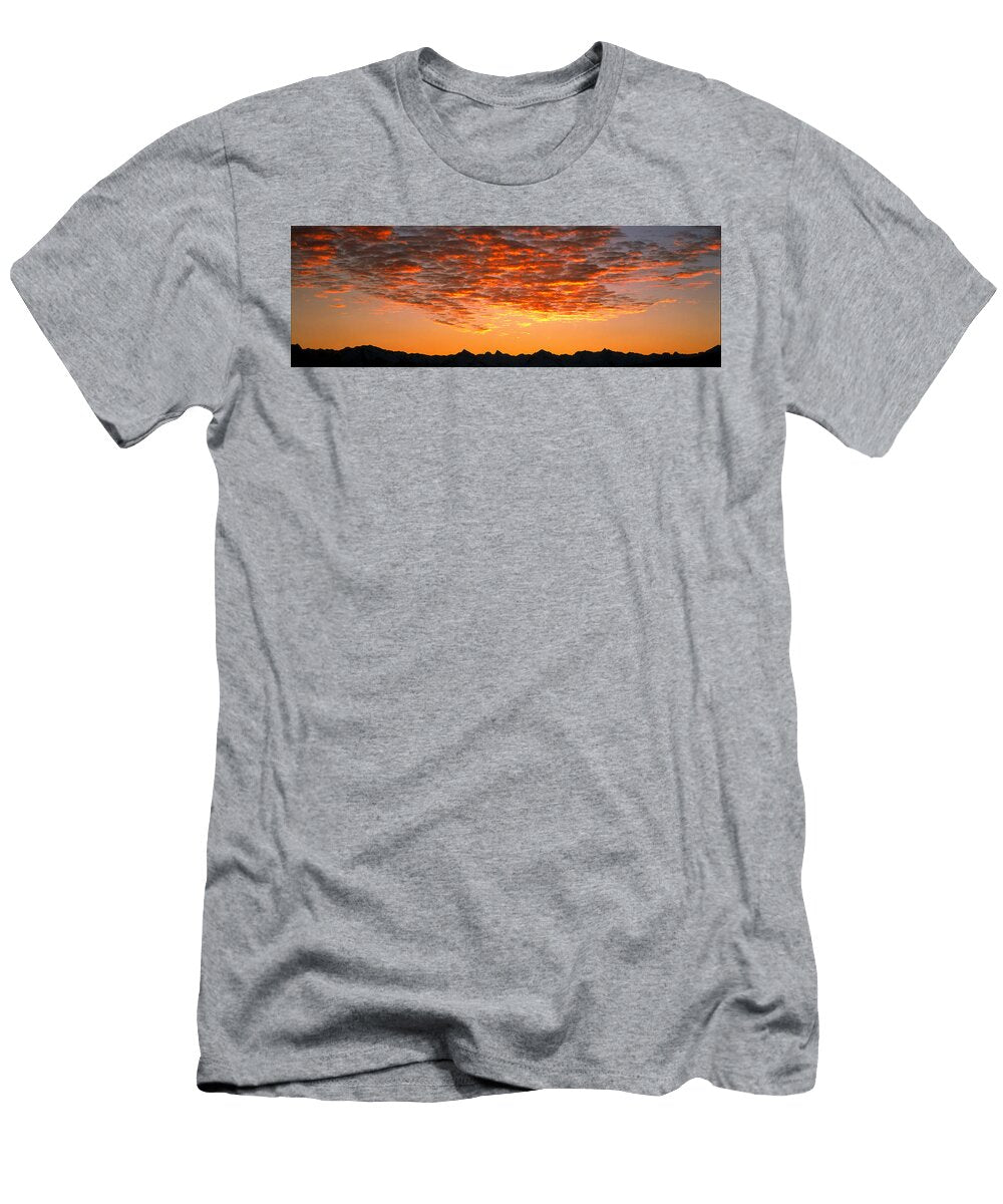 Ben Ohau Mtn Range S Canterbury New Panoramic Images T-Shirt