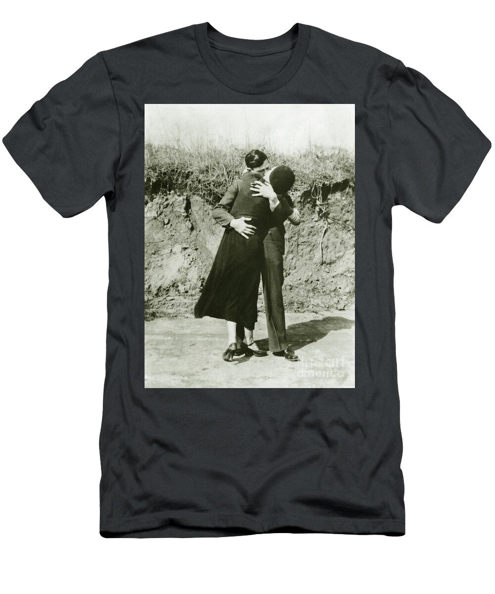 Bonnie and Clyde Kissing Jon Neidert T-Shirt