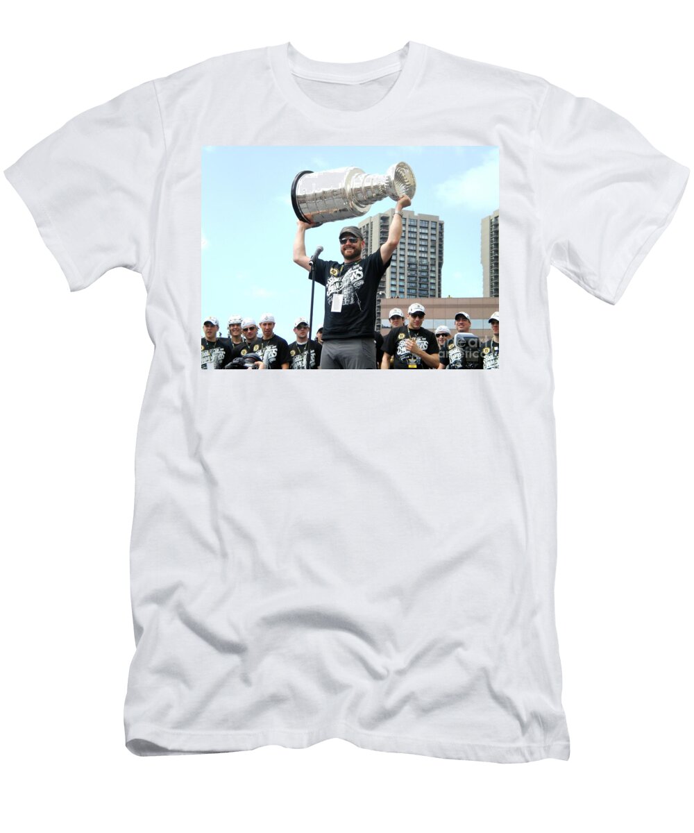 Boston Bruin Tim Thomas Lisa Kilby T-Shirt