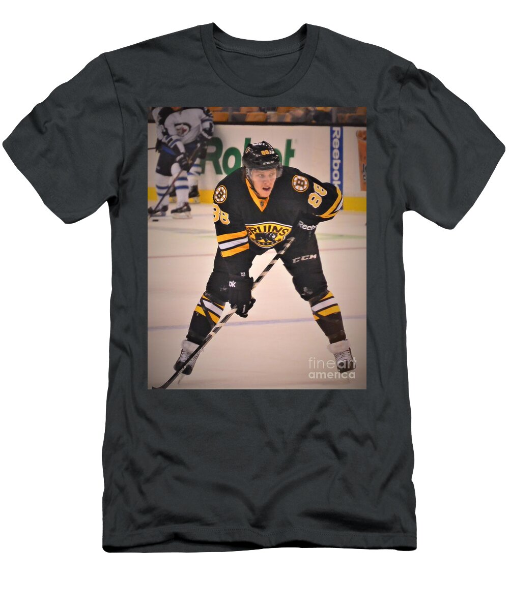Boston Bruins David Pastrnak Lisa Kilby T-Shirt