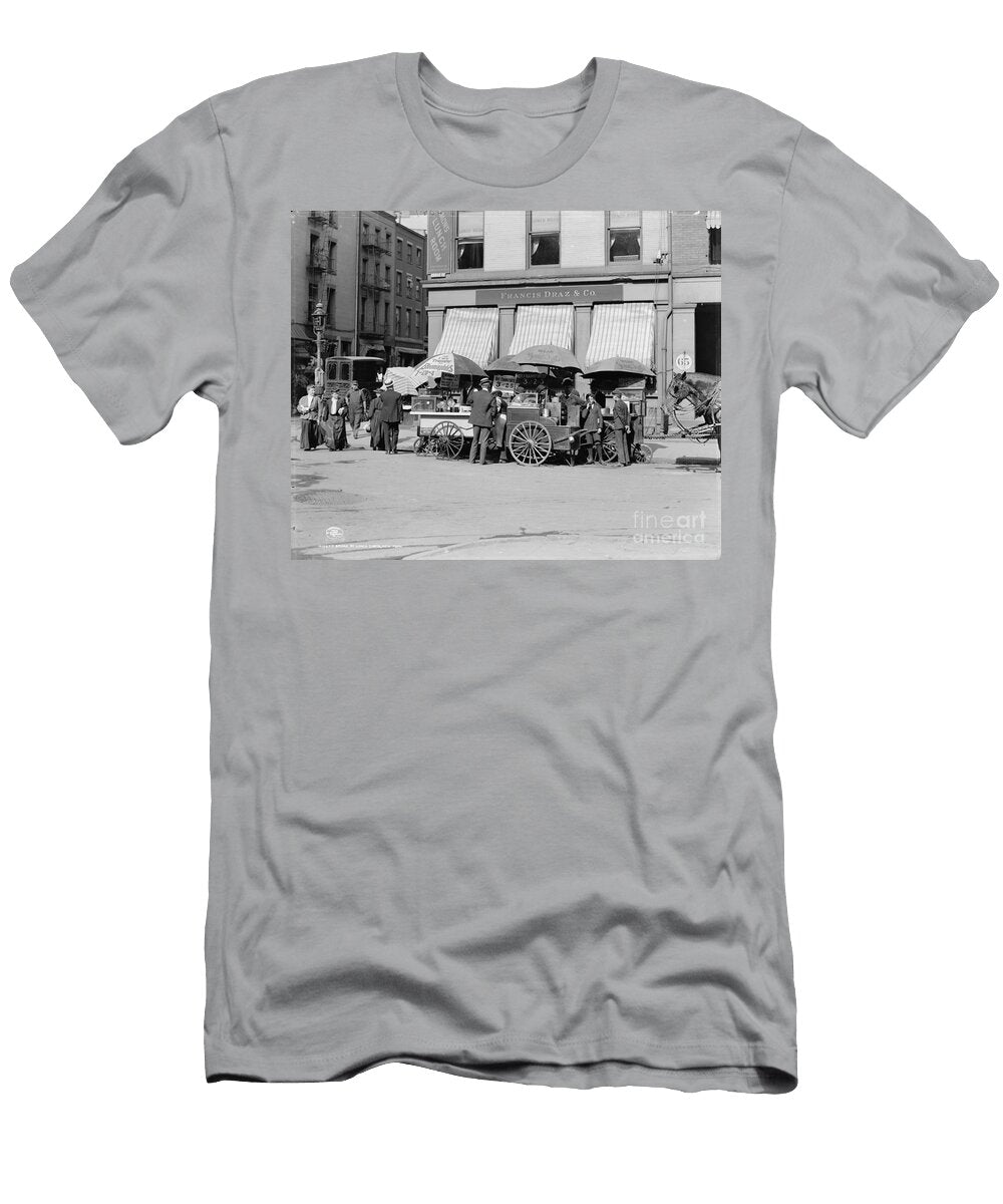 Broad St Lunch Carts New York Ny C1906 Bw Photo Detroit Publishing Co T-Shirt