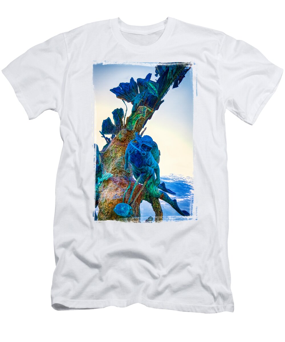 Diver Sculpture Coral Reefs Monument Cozumel Mexico Tatiana Travelways T-Shirt