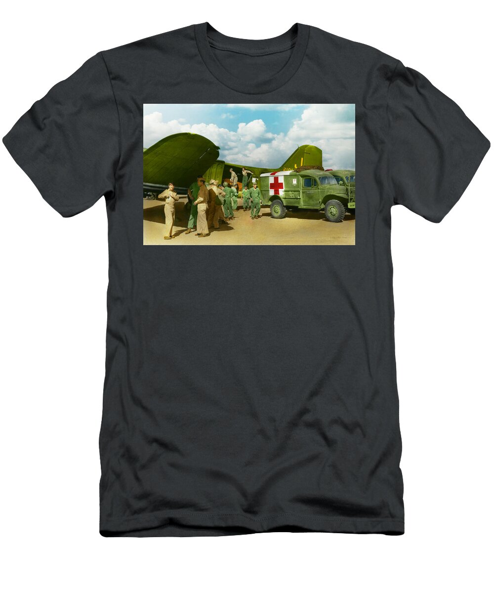 Doctor Transferring the Wounded Mike Savad T-Shirt