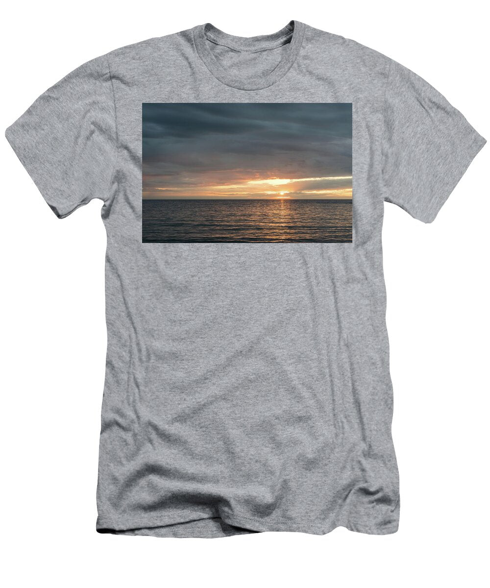 Dramatic Cloudcover Formations At Sundown Georgia Mizuleva T-Shirt