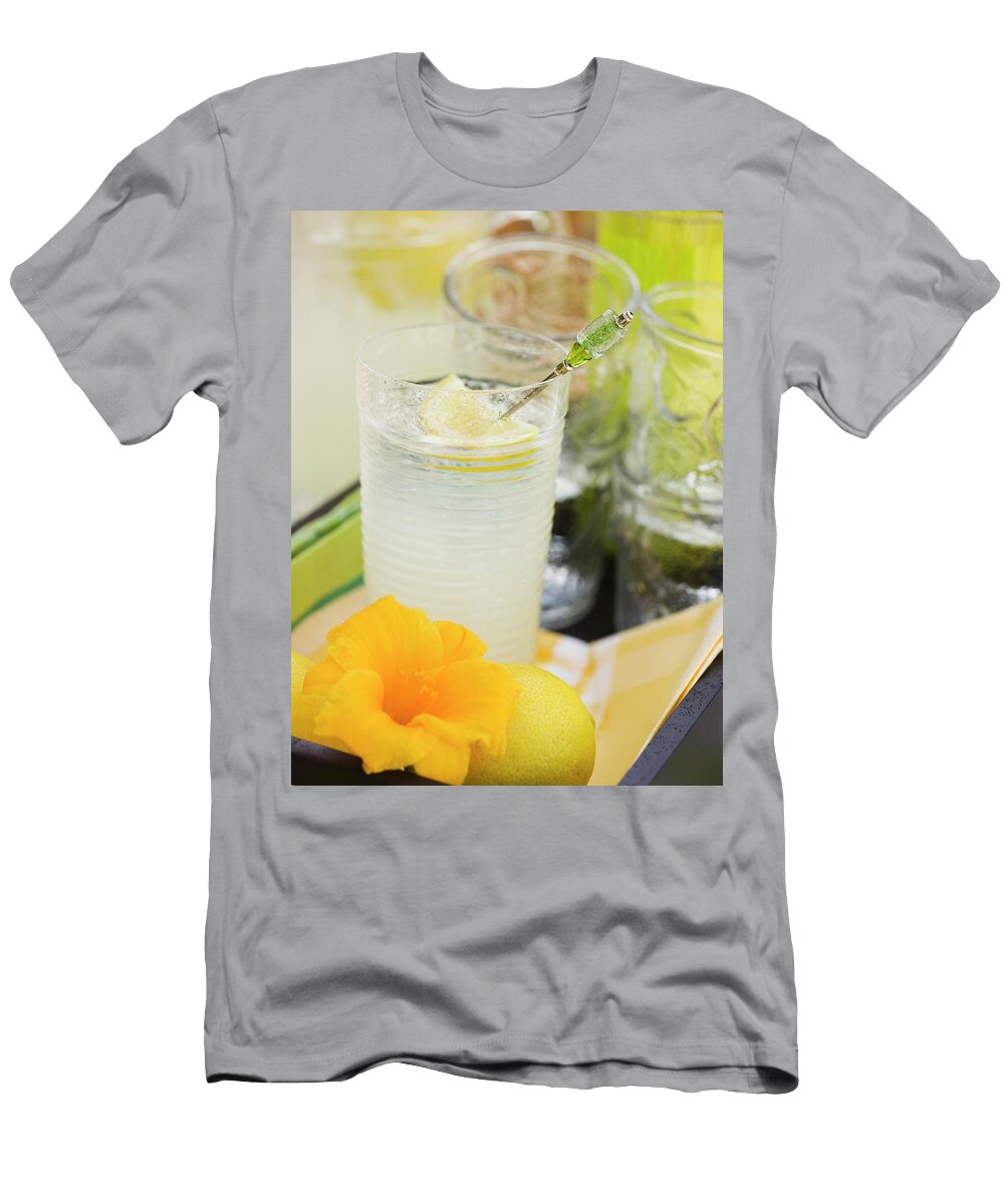 Glass of Lemonade Lemon and Flower on Tray Foodcollection T-Shirt