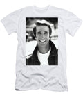 Henry Winkler As Fonzie in Happy Days 1977 Linda Howes T-Shirt