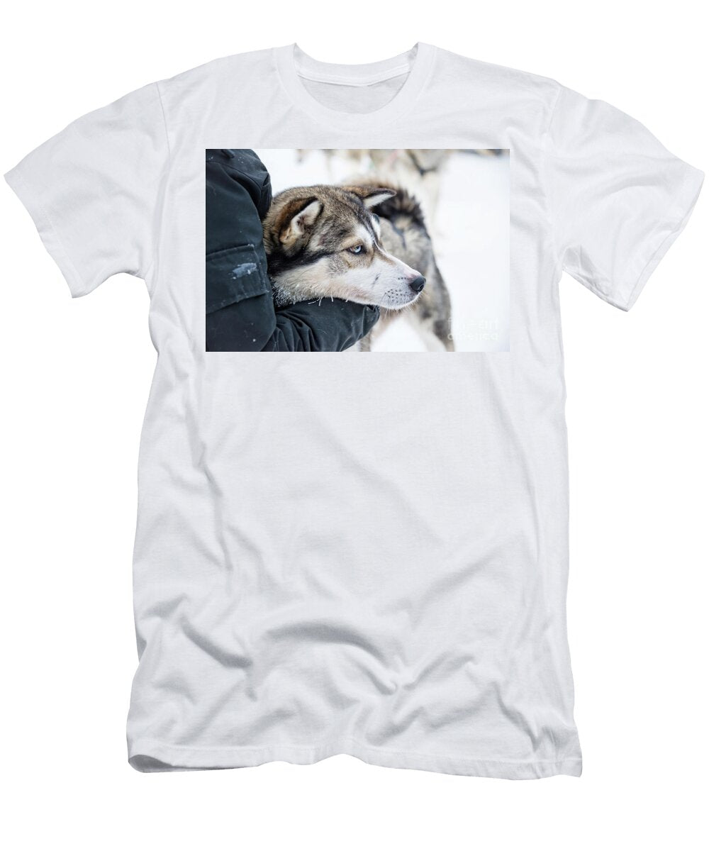 Husky Dog Hug After the Ride Delphimages Photo Creations T-Shirt
