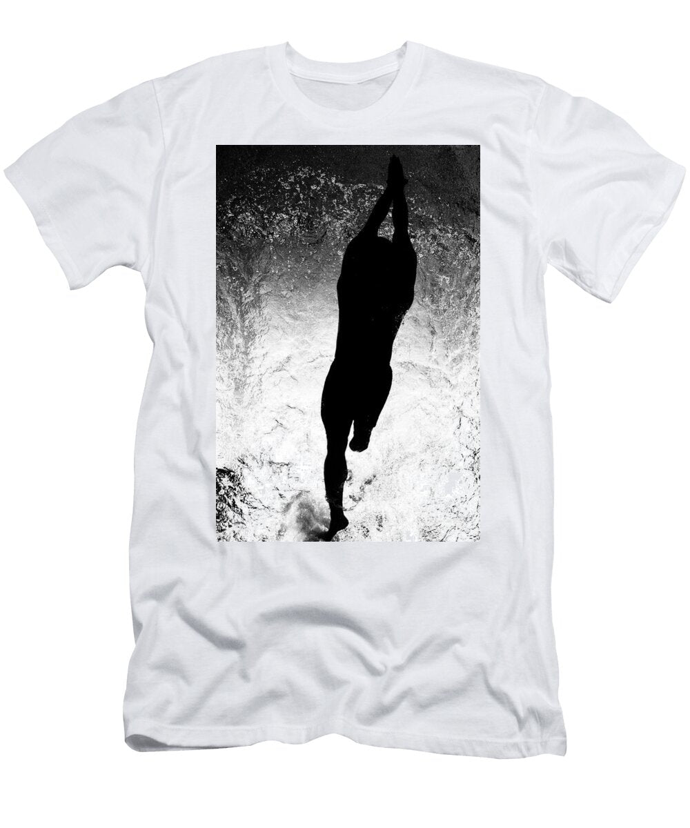 Into the Deep Swimmer Streamline Silhouette in Textured Water Black and White Dmr Filho T-Shirt