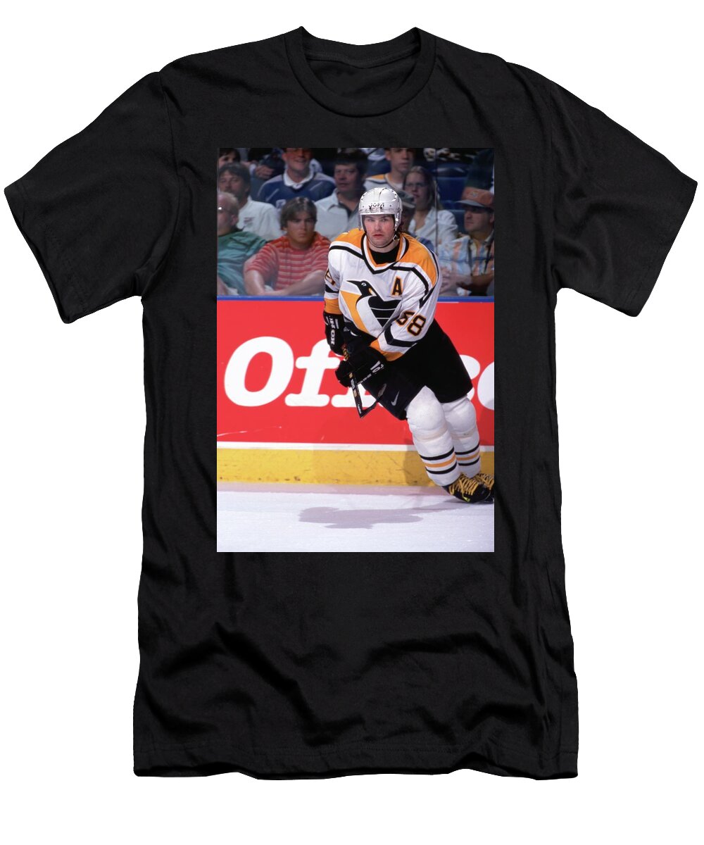 Jaromir Jagr Pittsburgh Penguins 7 Iconic Sports Gallery T-Shirt