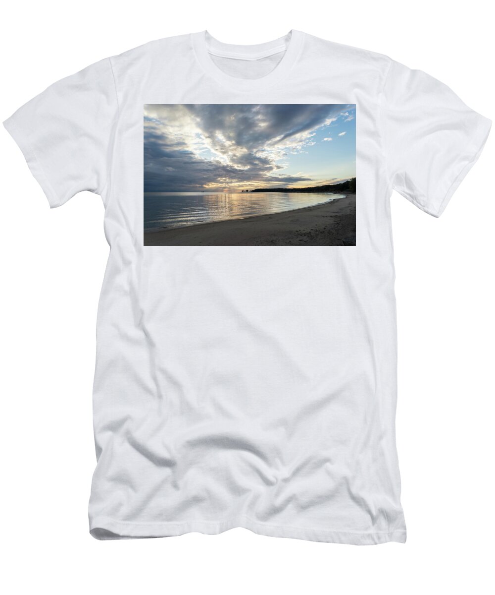 Lorraine Bay Sundown Lake Erie North Shore Georgia Mizuleva T-Shirt