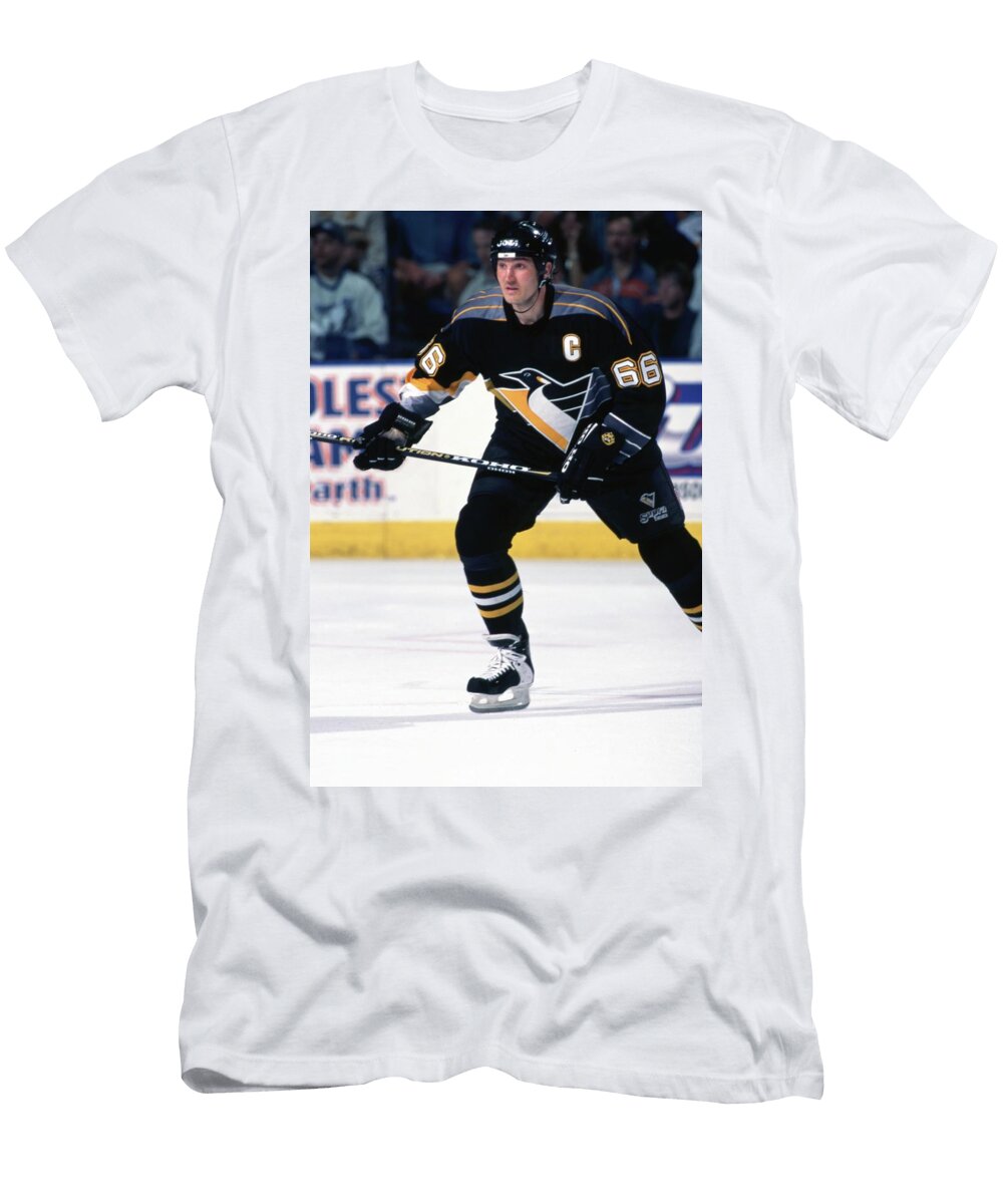 Mario Lemieux Pittsburgh Penguins 2 Iconic Sports Gallery T-Shirt