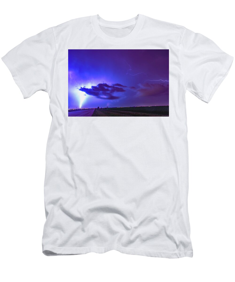 Mother Natures Fireworks Finale 026 Dale Kaminski T-Shirt