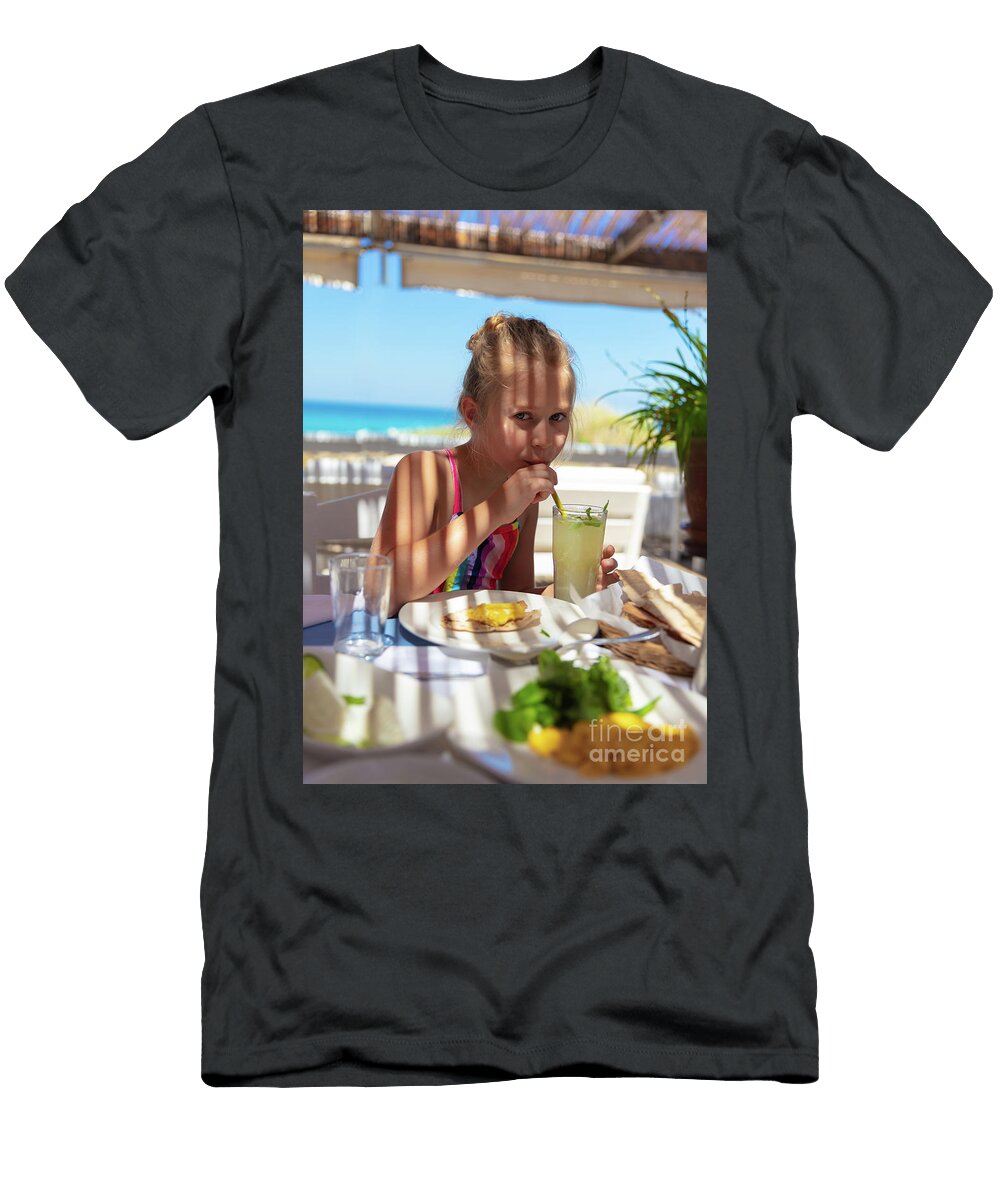Nice Kid Girl Drinking Refreshing Beverage Anna Om T-Shirt
