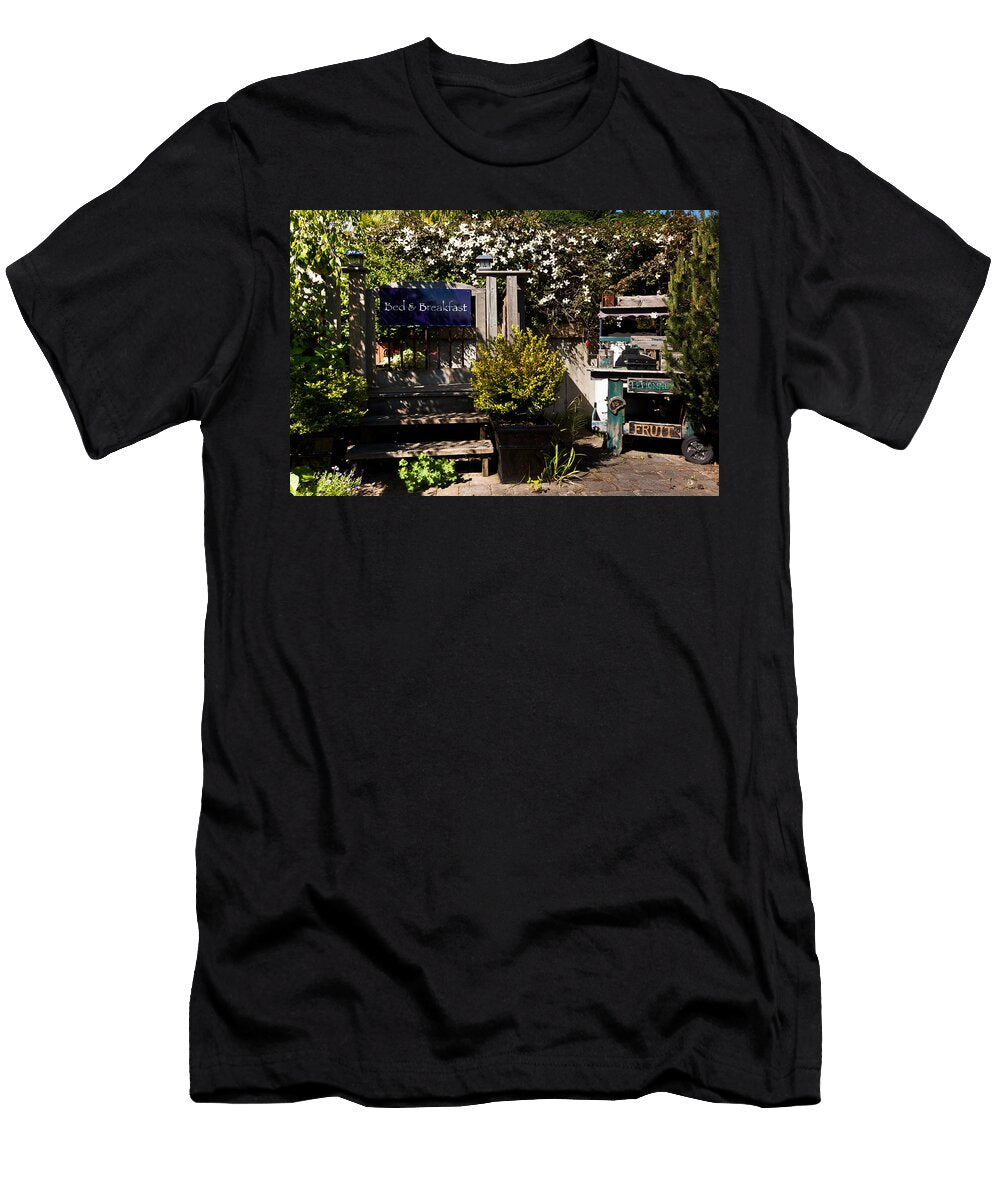 Quaint Monte Arnold T-Shirt