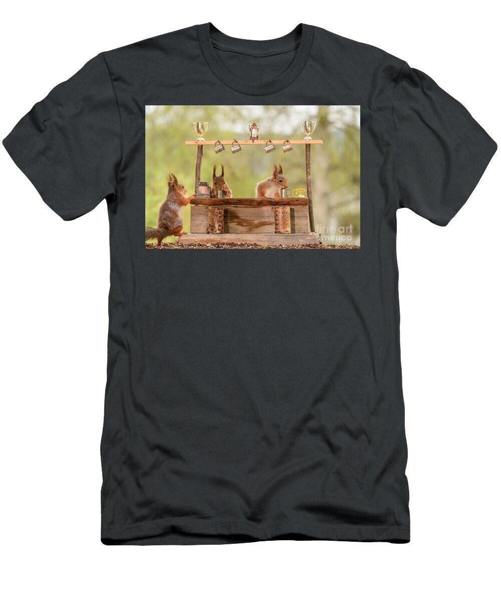 Red Squirrels Are Standing in an Bar with Cups and Drinks Geert Weggen T-Shirt