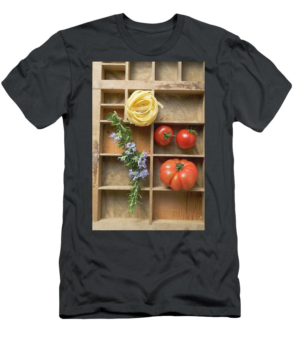 Ribbon Pasta Tomatoes and Rosemary in Type Case Foodcollection T-Shirt
