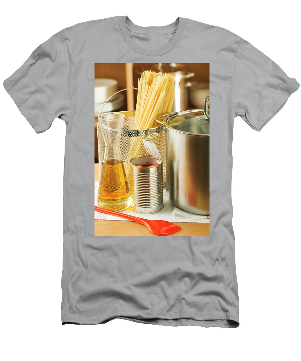 Spaghetti Tin of Tomatoes Oil and Pan Foodcollection T-Shirt