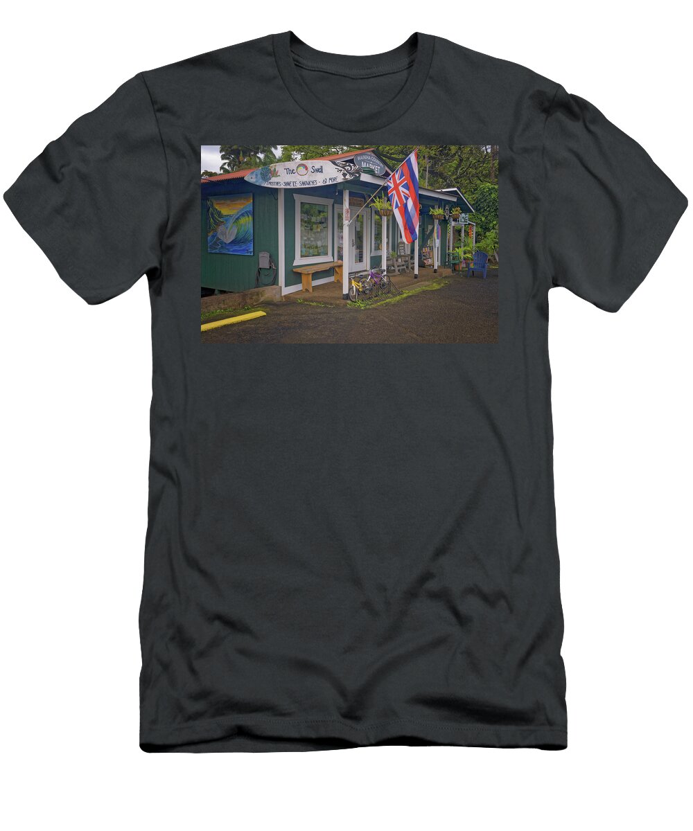 The Wainiha Country Market Along the North Shore Drive Heading to Tunnels and Kee Beaches Larry Geddis T-Shirt