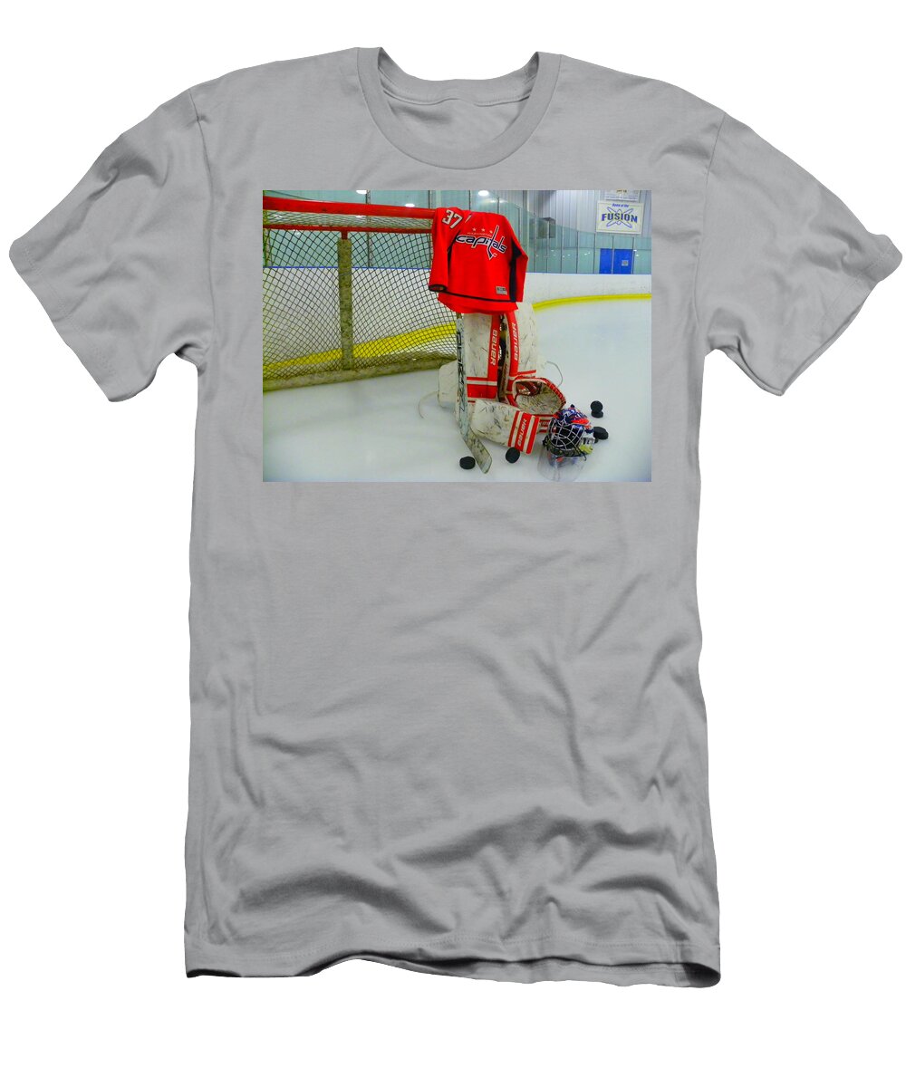 Washington Capitals Olie Kolzig Hockey Lisa Wooten T-Shirt